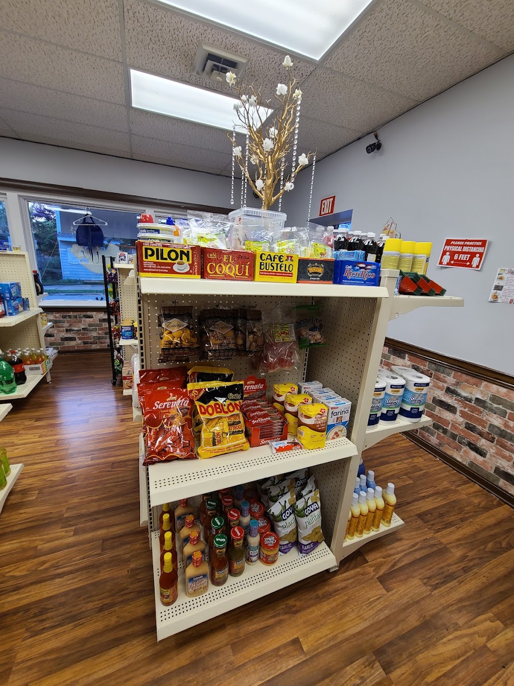 Maras Mini Store | restaurant | 39 E Main St, Hummelstown, PA 17036, United States | 7172201199 OR +1 717-220-1199