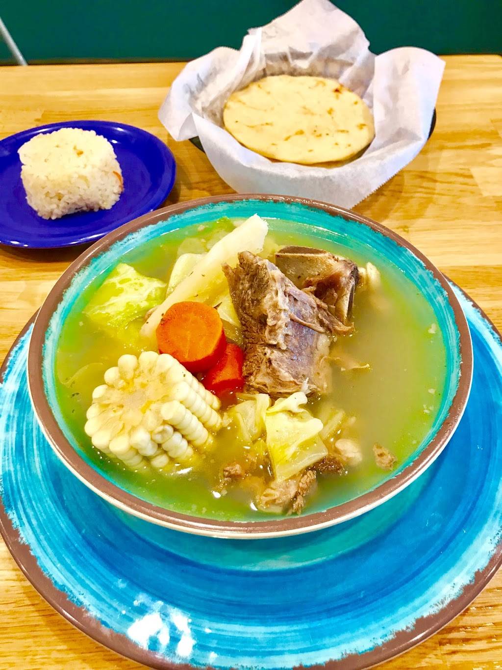 Los Chorros - Breakfast • Pupusas • Sweets | restaurant | 4693 W Century Blvd, Inglewood, CA 90304, USA | 3106715147 OR +1 310-671-5147