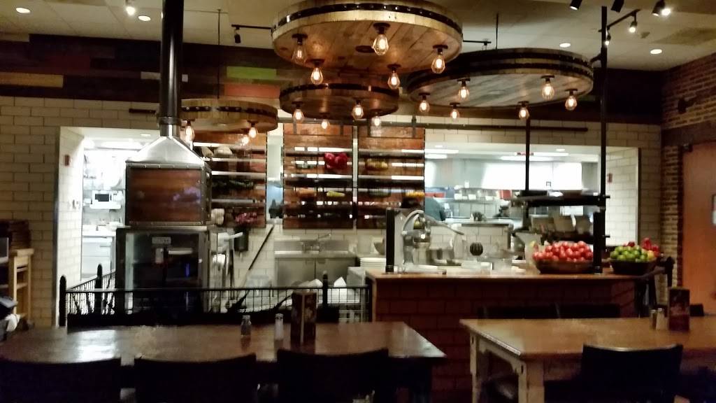 Uncle Julios Mexican From Scratch | restaurant | Hawthorn Center, 850 N Milwaukee Ave, Vernon Hills, IL 60061, USA | 2245130300 OR +1 224-513-0300