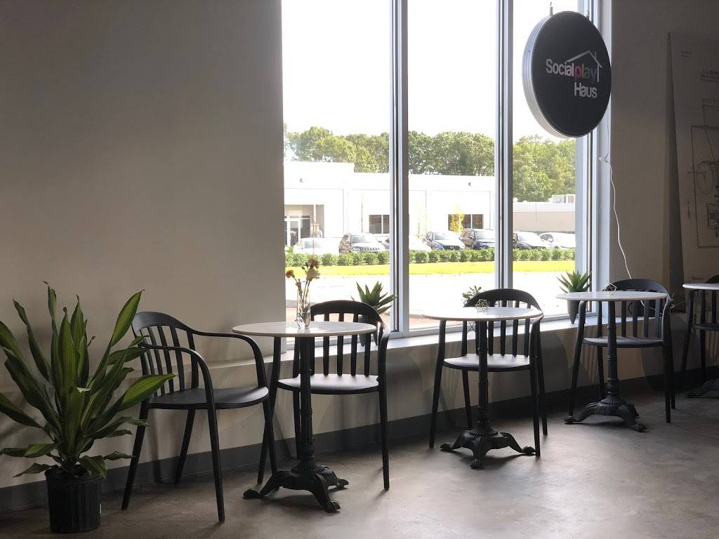 Social Play Haus | cafe | 200 Express St Suite 100, Plainview, NY 11803, USA | 5162006444 OR +1 516-200-6444