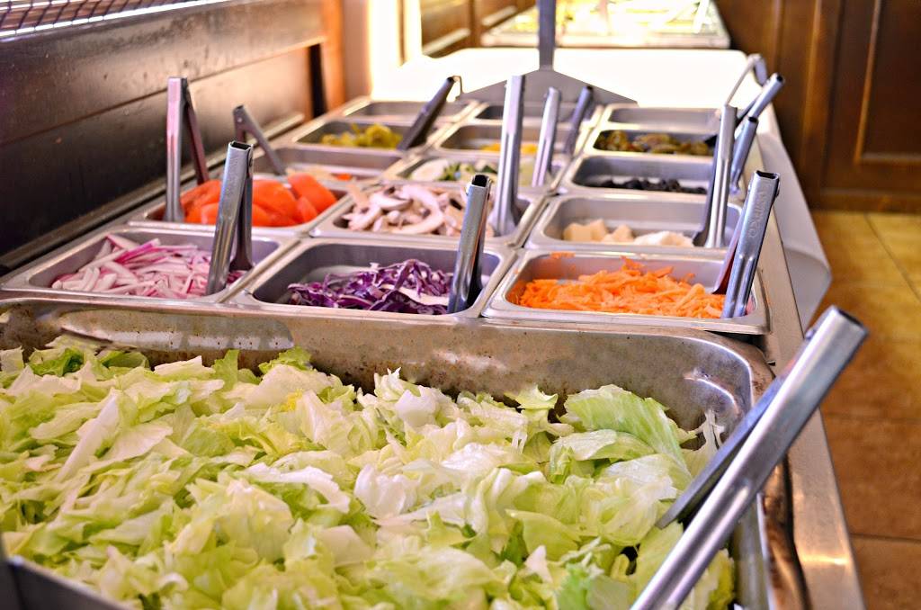 Lecis Italian Cafe | restaurant | 4076 Belfort Rd, Jacksonville, FL 32216, USA | 9043328144 OR +1 904-332-8144