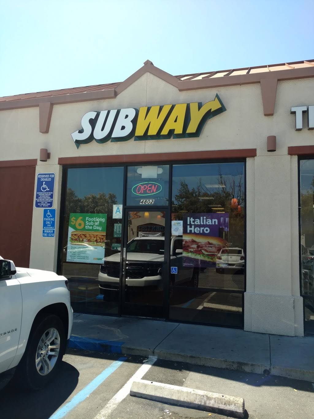 Subway Restaurants | restaurant | 4002 Riverside Dr, Burbank, CA 91505, USA | 8188484644 OR +1 818-848-4644