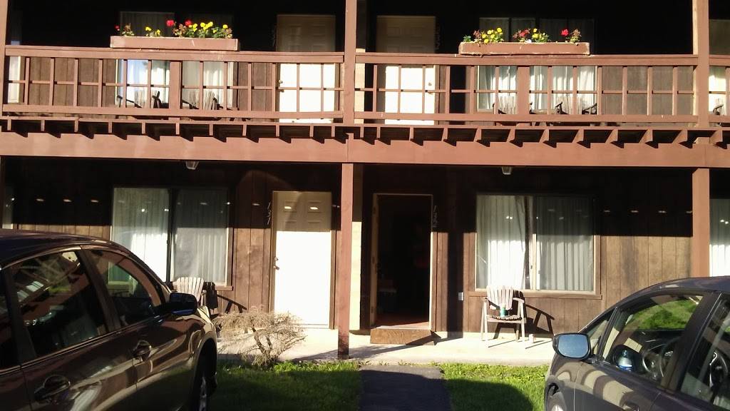 Roaring Brook Ranch & Tennis Resort | restaurant | 2206 NY-9N, Lake George, NY 12845, USA | 5186685767 OR +1 518-668-5767