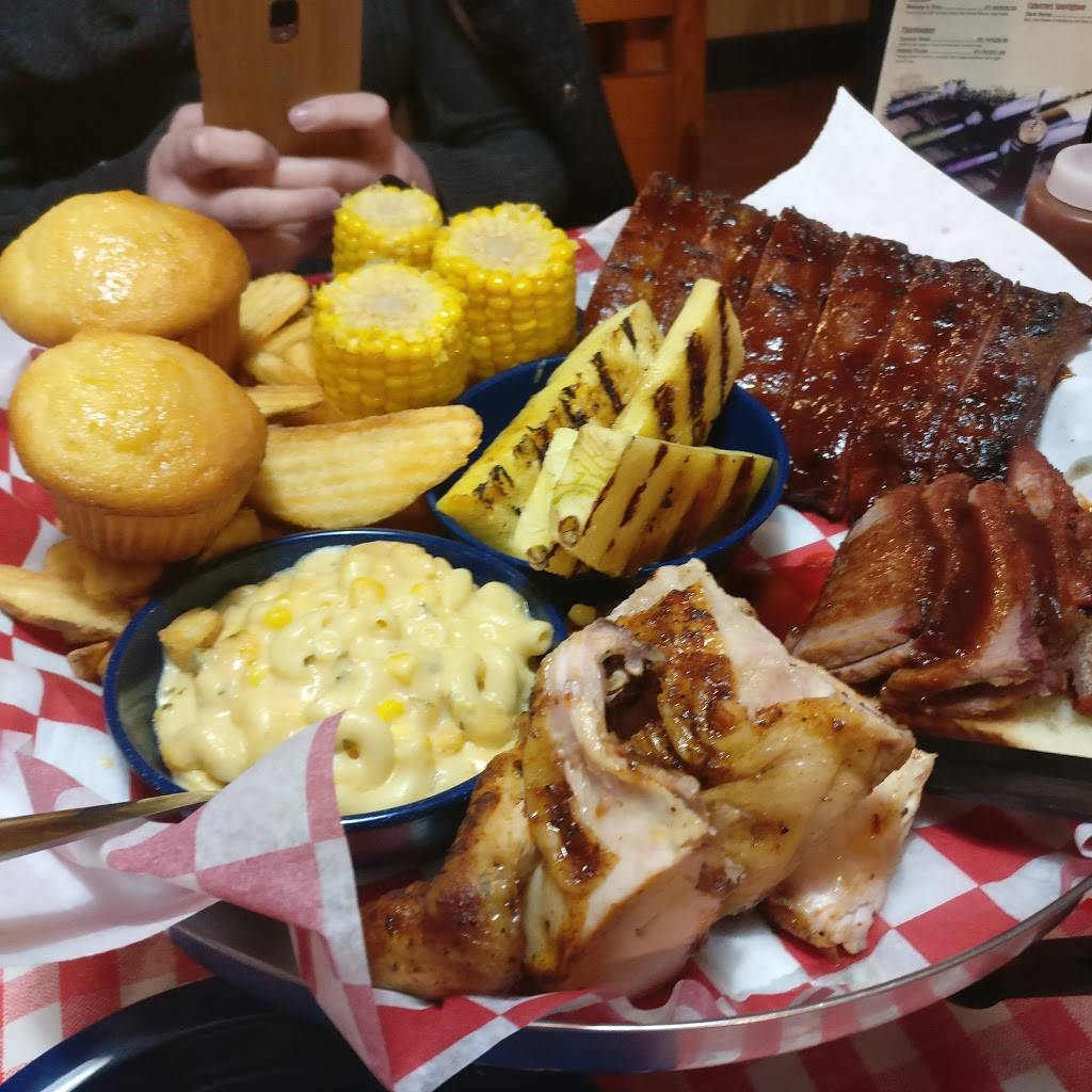 Famous Daves Bar-B-Que | restaurant | 15657 S Harlem Ave, Orland Park, IL 60462, USA | 7085327850 OR +1 708-532-7850