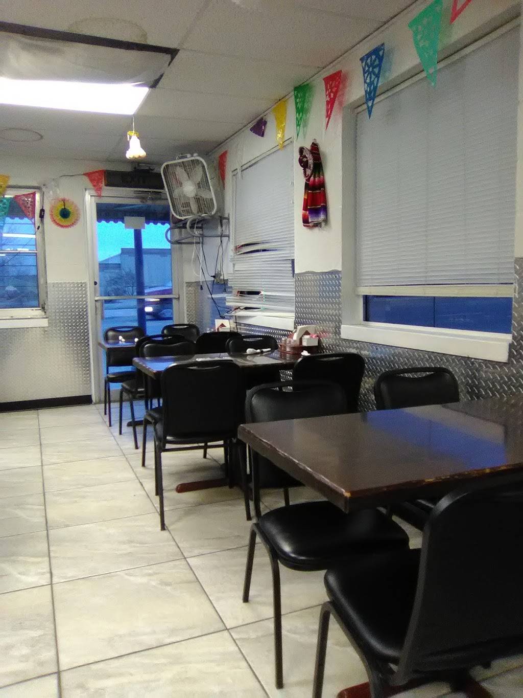 La Casita Mexican Food | restaurant | 212 E Central Ave, El Dorado, KS 67042, USA | 3163211084 OR +1 316-321-1084