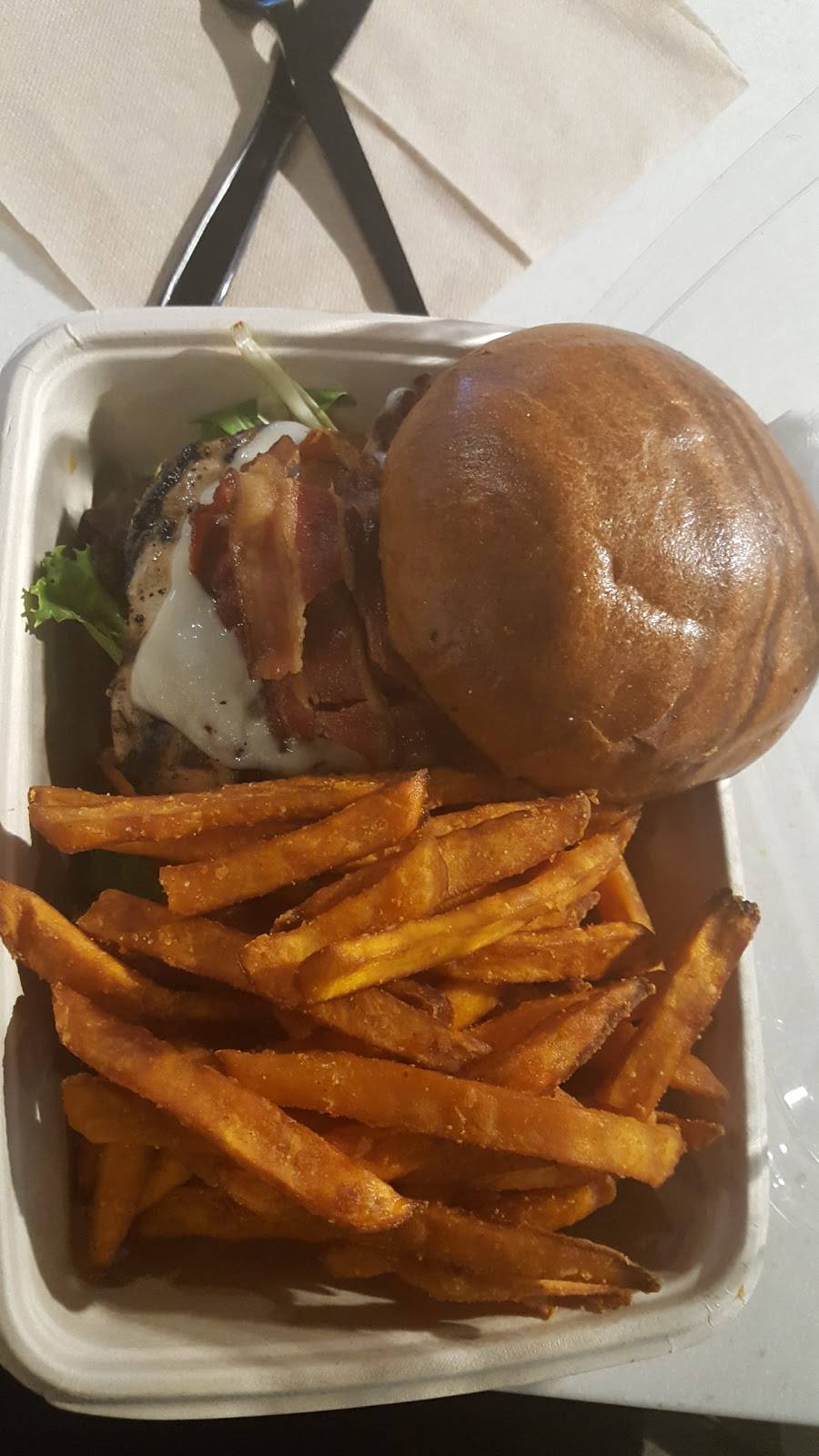 The Counter | restaurant | Terminal 7, 1 World Way, Los Angeles, CA 90045, USA | 4242274423 OR +1 424-227-4423