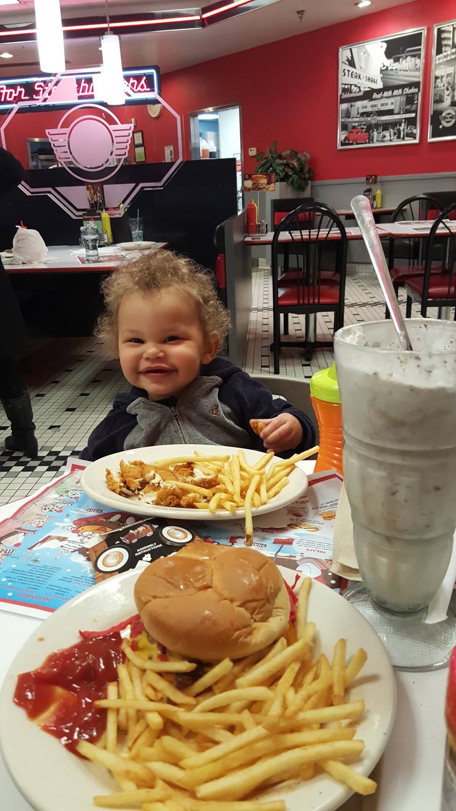 Steak n Shake | restaurant | 7510 W 63rd St, Overland Park, KS 66202, USA | 9132621800 OR +1 913-262-1800