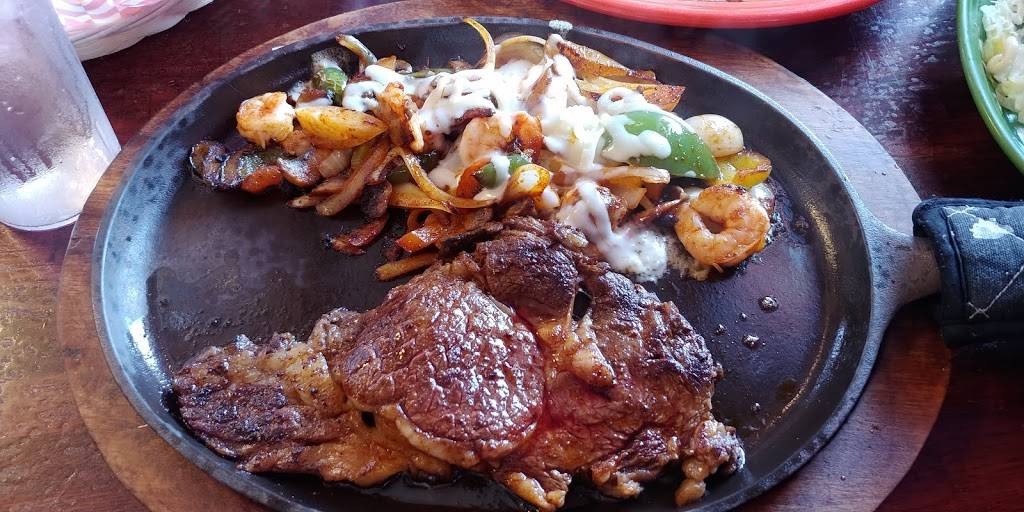 El Ranchito | restaurant | 2800 SW Fairlawn Rd, Topeka, KS 66614, USA | 7854382500 OR +1 785-438-2500