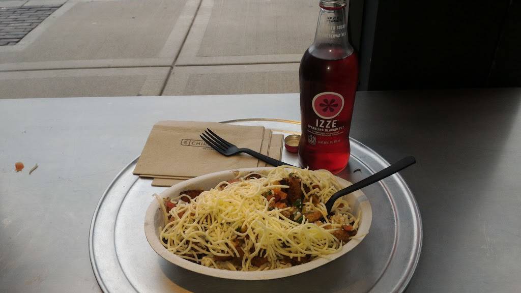 Chipotle Mexican Grill | restaurant | 8201 Calumet Ave, Munster, IN 46321, USA | 2198362426 OR +1 219-836-2426