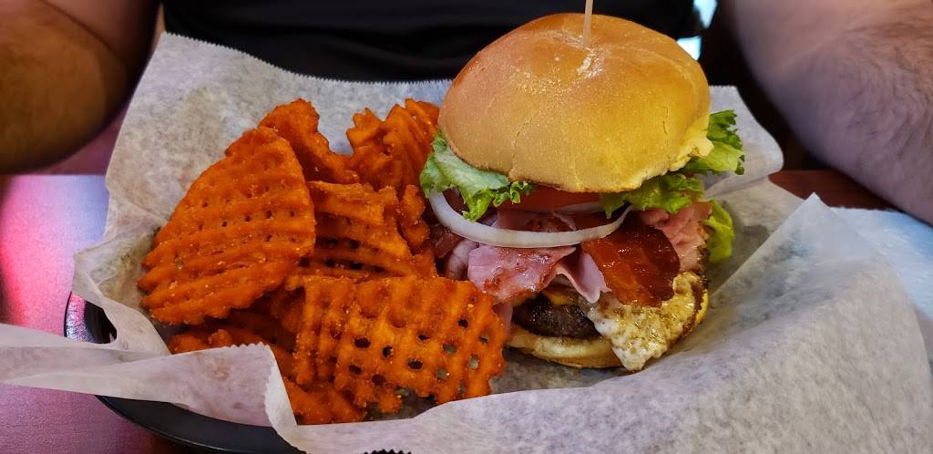 Black Jacks Pub & Grill | restaurant | 18 N Jefferson Ave, West Jefferson, NC 28694, USA | 3362463295 OR +1 336-246-3295