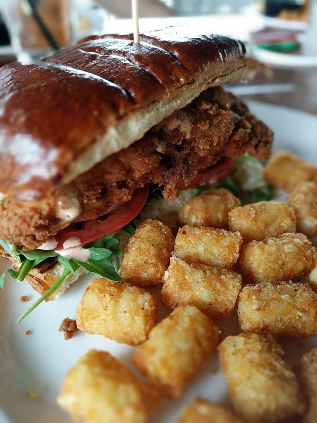 Brick House Tavern + Tap | restaurant | 19740 Southwest Fwy, Sugar Land, TX 77479, USA | 2812392413 OR +1 281-239-2413