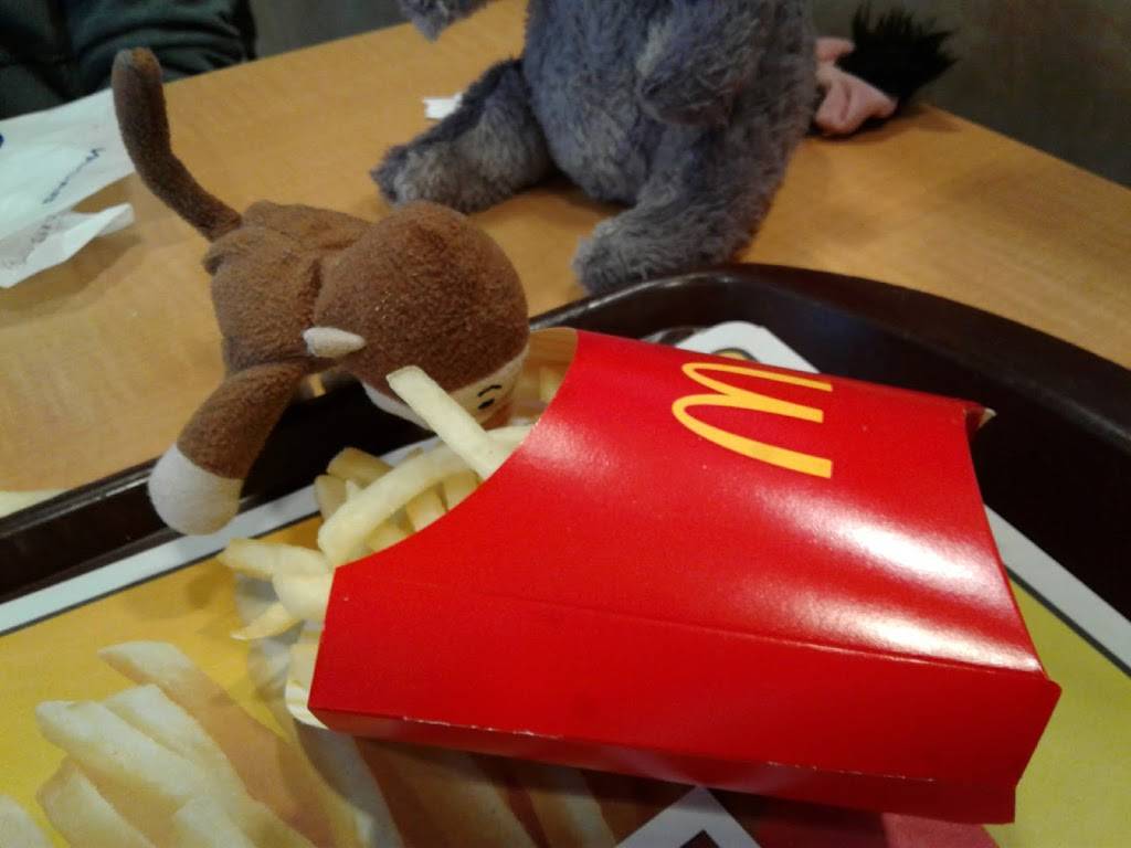 McDonalds | cafe | 2621 Charlestown Rd, New Albany, IN 47150, USA | 8129442970 OR +1 812-944-2970