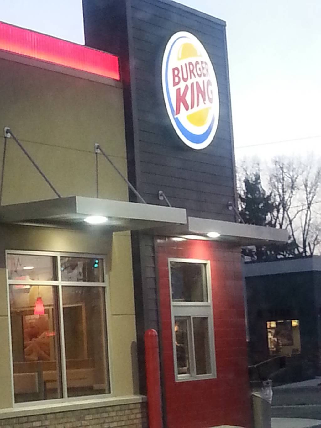 Burger King | restaurant | 2200 S Madison St, Muncie, IN 47302, USA | 7652167714 OR +1 765-216-7714