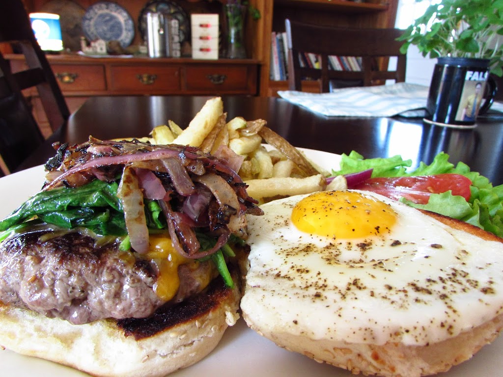 The Salty Chefs | restaurant | 111 Genesee St #103, Buffalo, NY 14203, USA | 7167999208 OR +1 716-799-9208