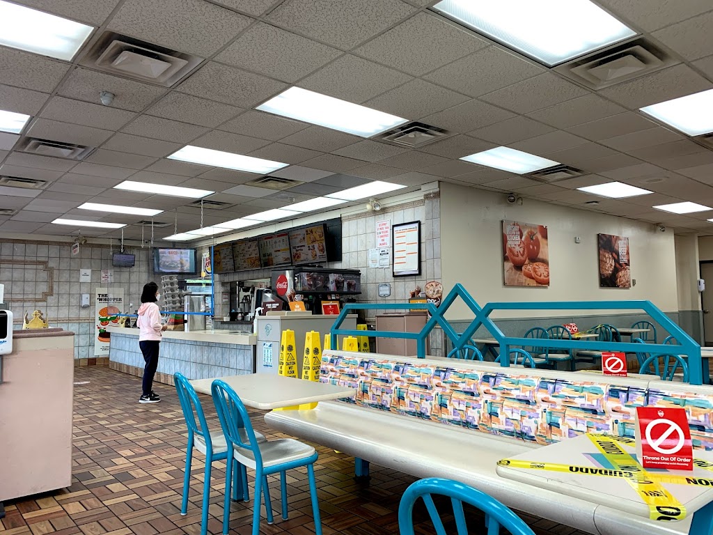 Burger King | restaurant | 6815 Northern Blvd, Queens, NY 11377, USA | 7187794875 OR +1 718-779-4875