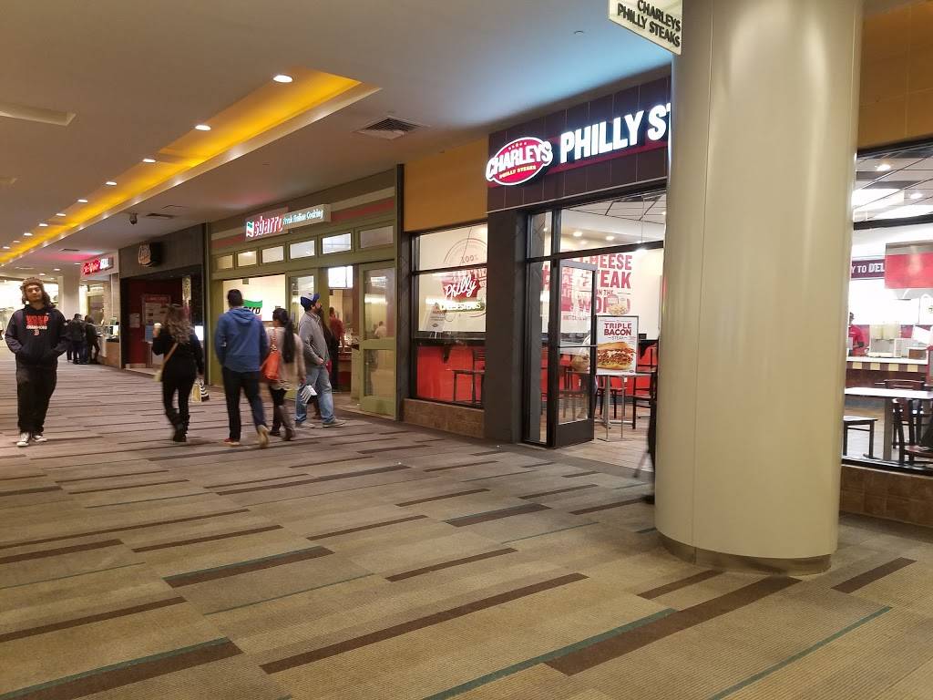 Charleys Philly Steaks | restaurant | 13350 N, Dallas Pkwy, Dallas, TX 75240, USA | 2144447053 OR +1 214-444-7053