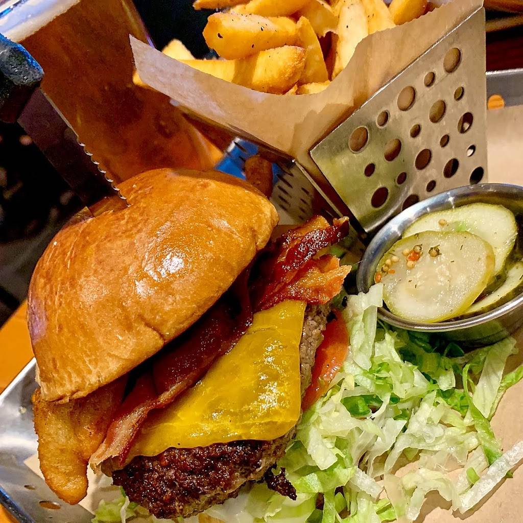 Chilis Grill & Bar | meal takeaway | 10184 Scripps Highlands Dr, San Diego, CA 92131, USA | 8585662096 OR +1 858-566-2096