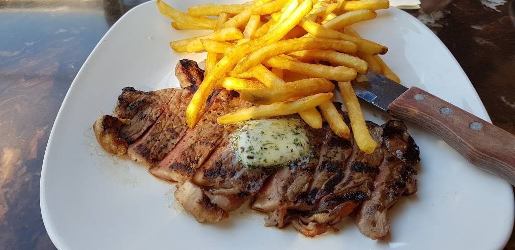 Village Corner California Bistro | restaurant | Sixth Ave. &, Dolores St, Carmel-By-The-Sea, CA 93923, USA | 8316243588 OR +1 831-624-3588