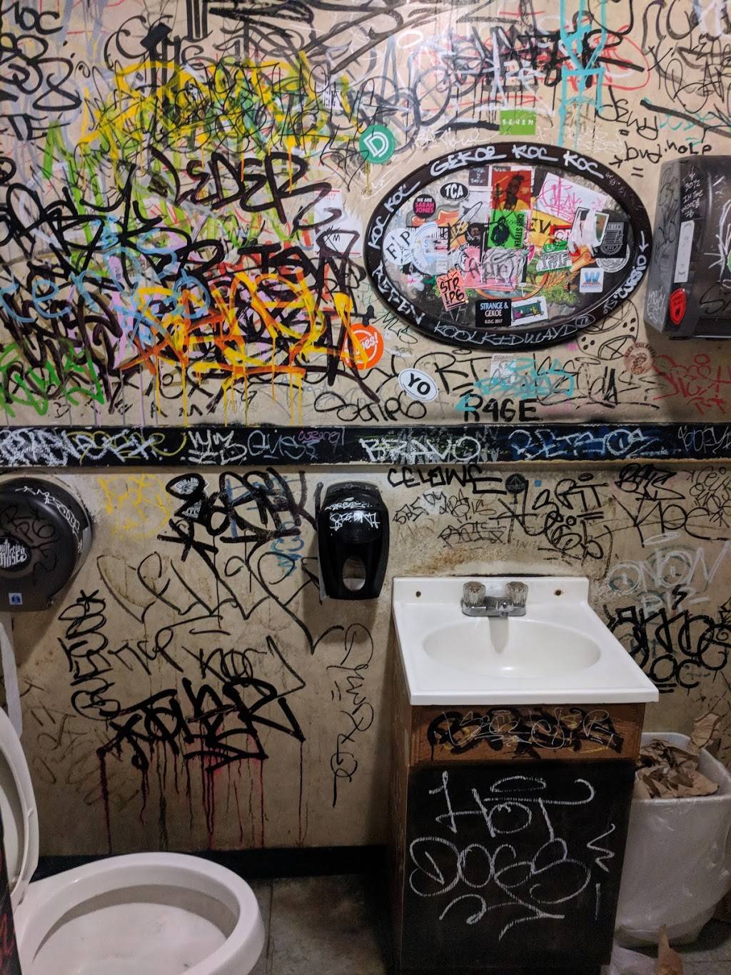 Recovery Room Tavern | restaurant | 685 King St, Charleston, SC 29403, USA | 8437270999 OR +1 843-727-0999