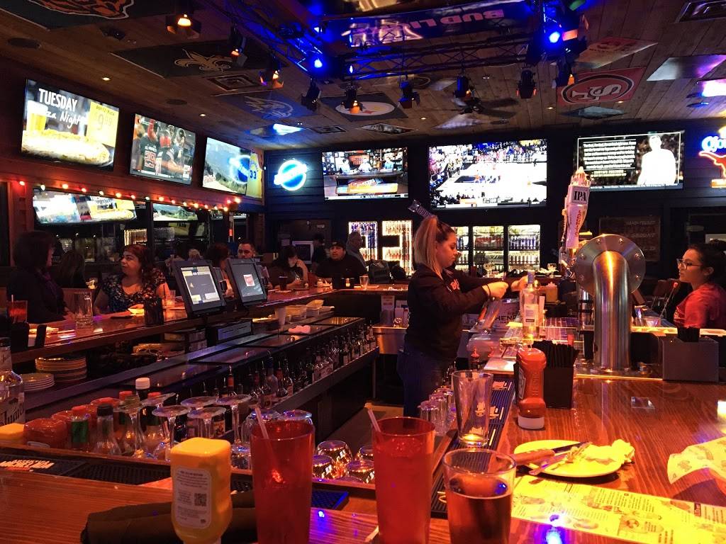 Bubbas 33 | restaurant | 7518 Northwest Loop 410, San Antonio, TX 78245, USA | 2106840333 OR +1 210-684-0333