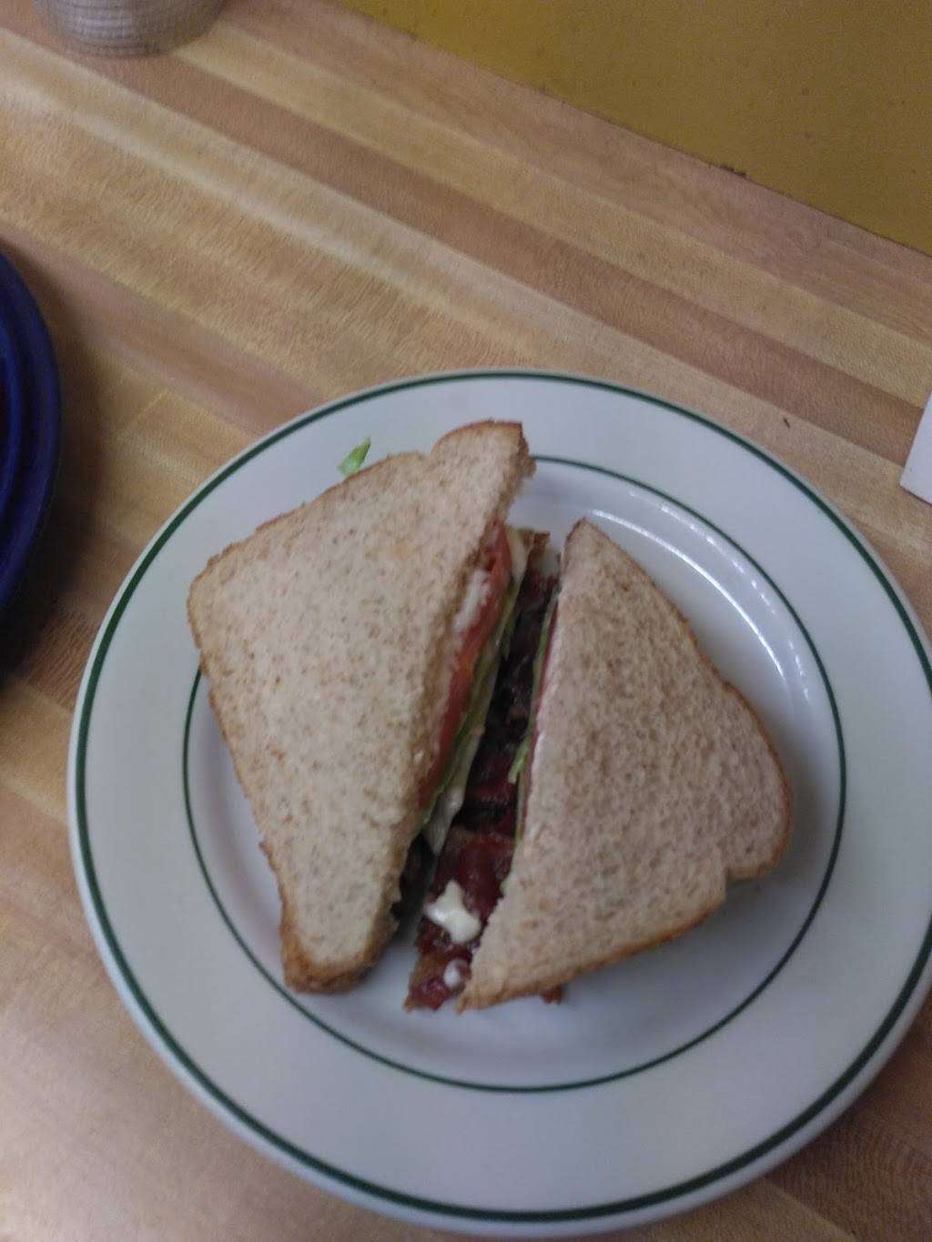 J&B Cafe | restaurant | 6054 Canton Rd NW, Carrollton, OH 44615, USA | 3308639606 OR +1 330-863-9606