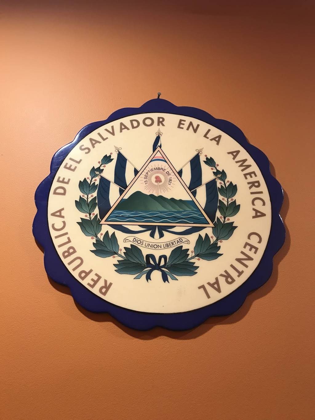 La Esquina Salvadoreña | restaurant | 529 Main St, New Rochelle, NY 10801, USA | 9143362423 OR +1 914-336-2423