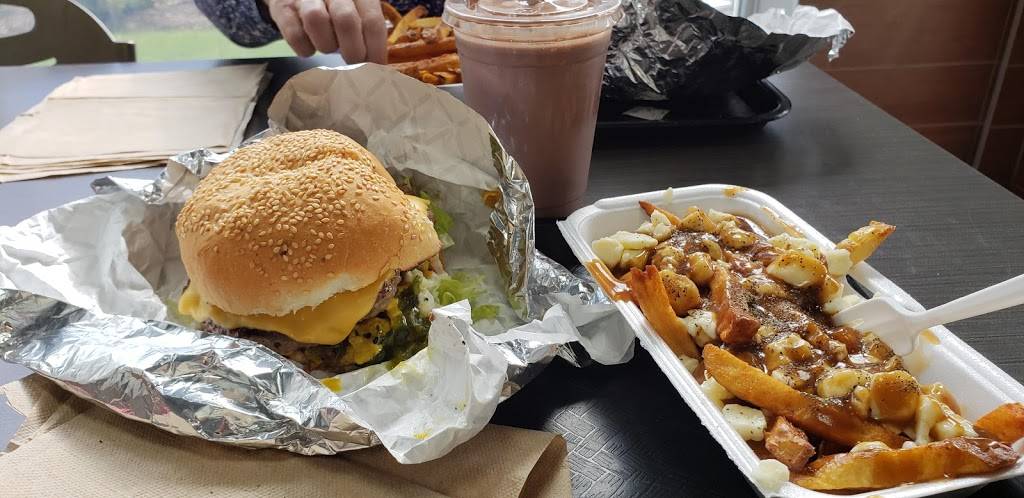 Burgers and Shakes | restaurant | 220 Kennevale Dr, Ottawa, ON K2J 6B6, Canada | 6134404005 OR +1 613-440-4005
