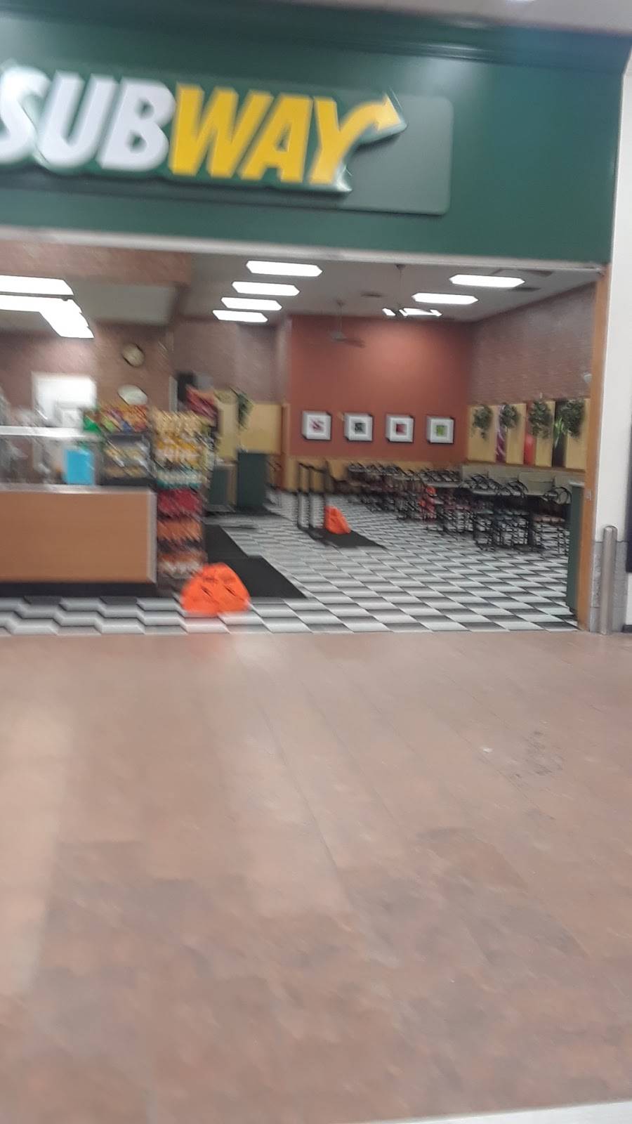 Subway | restaurant | 1600 Anderson Rd, Petoskey, MI 49770, USA | 2313489040 OR +1 231-348-9040