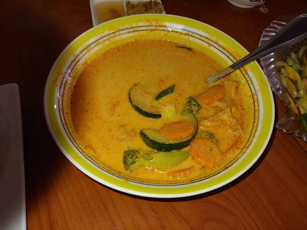 Harbour Delight Thai and Asian Cuisine | restaurant | 268 The Queensway S, Keswick, ON L4P 2P7, Canada | 9055353838 OR +1 905-535-3838