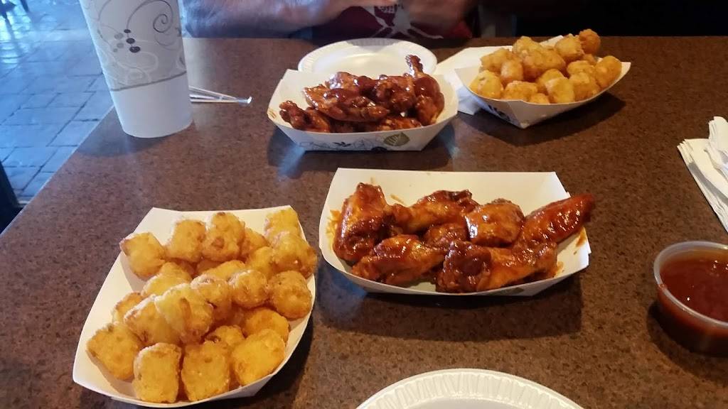 Crossroads Sports Bar & Grill | restaurant | 5790 Cheviot Rd, Cincinnati, OH 45247, USA | 5132459999 OR +1 513-245-9999