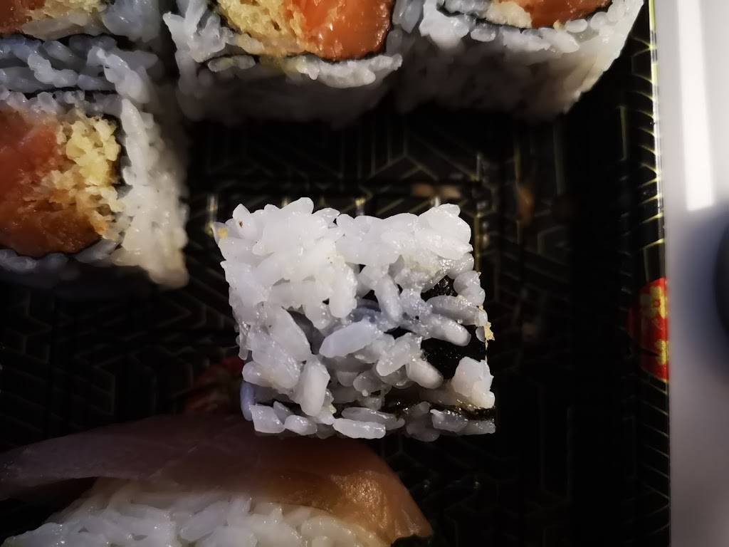 Fin Sushi | restaurant | 10 Fincham Ave, Markham, ON L3P 4C8, Canada | 9052010666 OR +1 905-201-0666