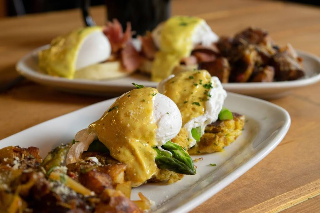 Sazs State House | restaurant | 5539 W State St, Milwaukee, WI 53208, USA | 4144532410 OR +1 414-453-2410