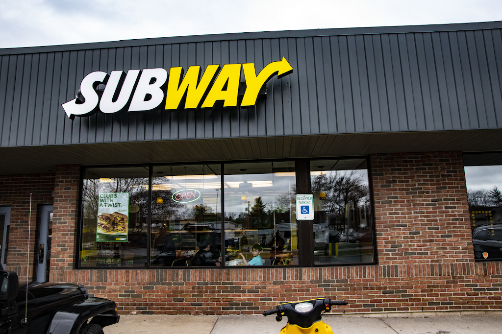 Subway Restaurants | restaurant | 524 W Fourteenth St, Traverse City, MI 49684, USA | 2319297240 OR +1 231-929-7240