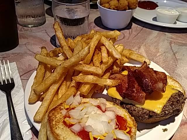 Whitlows Forerunner | restaurant | 4610 Airline Rd, Muskegon, MI 49444, USA | 2317396379 OR +1 231-739-6379