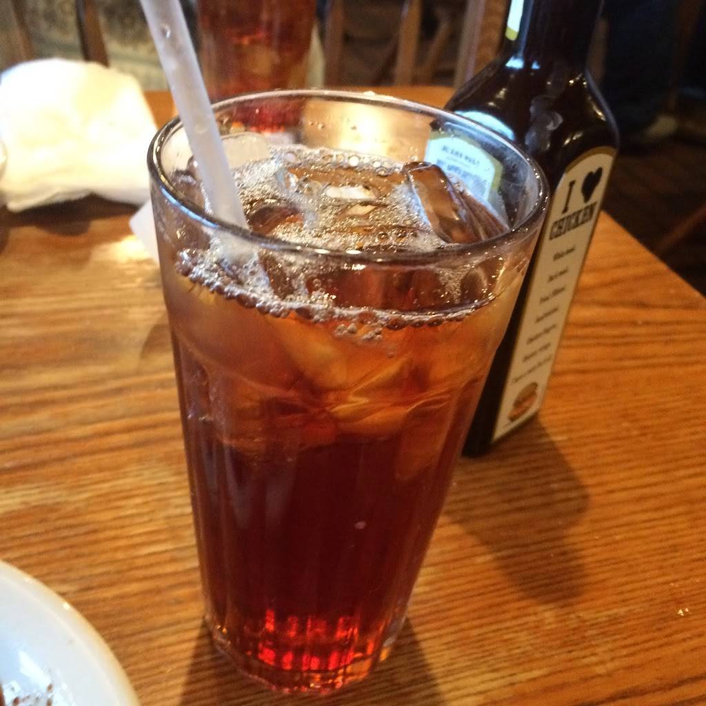 Cracker Barrel Old Country Store | restaurant | 429 E Margaret Dr, Terre Haute, IN 47802, USA | 8122356593 OR +1 812-235-6593