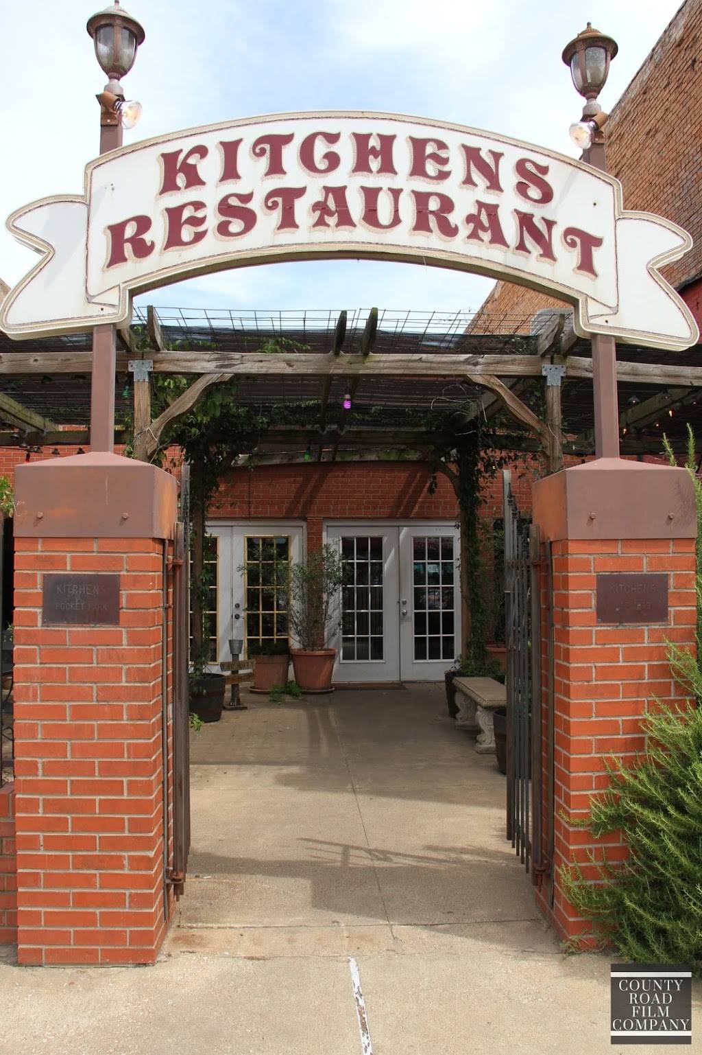 Kitchens Hardware & Deli | restaurant | 119 E Broad St, Mineola, TX 75773, USA | 9035692664 OR +1 903-569-2664