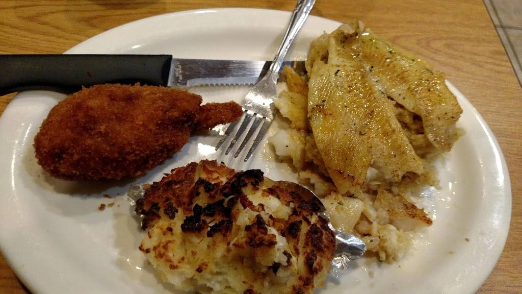 Doms Seafood | restaurant | 3975 Bristol Pike, Bensalem, PA 19020, USA | 2156391965 OR +1 215-639-1965