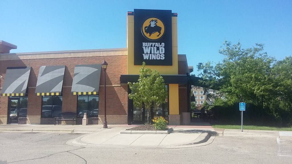 Buffalo Wild Wings | meal takeaway | 8346 3rd St N, Oakdale, MN 55128, USA | 6517349464 OR +1 651-734-9464