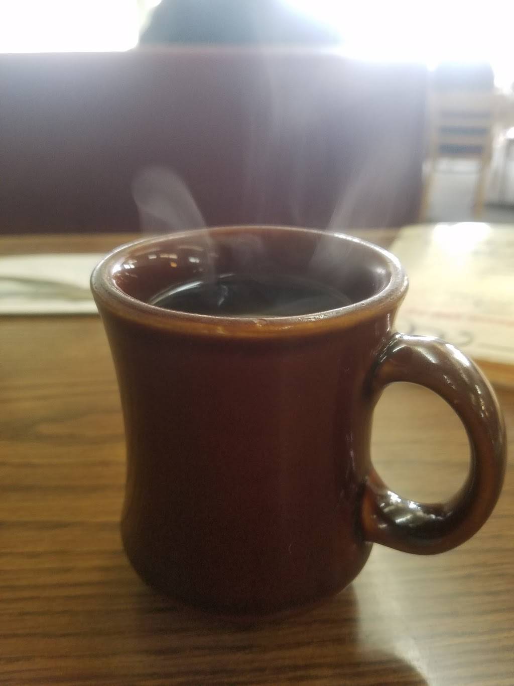 Little Pats Place | restaurant | 13621 Ambaum Blvd SW, Seattle, WA 98166, USA | 2062460391 OR +1 206-246-0391