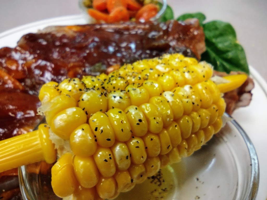 Hangry Houze | restaurant | 103b E Cloverleaf Dr, Emporia, VA 23847, USA | 4343683040 OR +1 434-368-3040