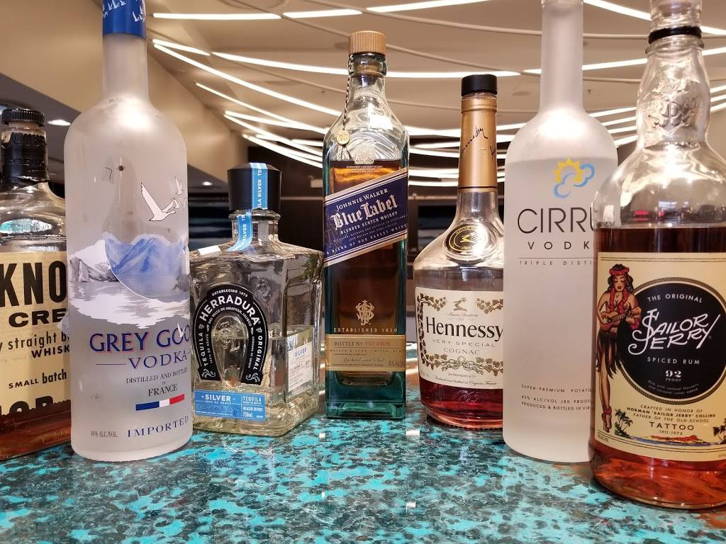 Latitude Seafood Co. Richmond | restaurant | 9216 Stony Point Pkwy # 148, Richmond, VA 23235, USA | 8047298441 OR +1 804-729-8441