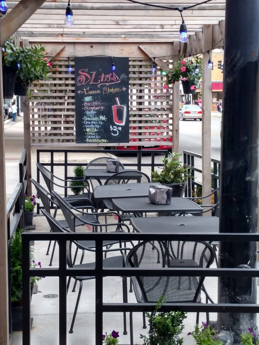 Slims | restaurant | 2020 W Montrose Ave, Chicago, IL 60618, USA | 7738787546 OR +1 773-878-7546