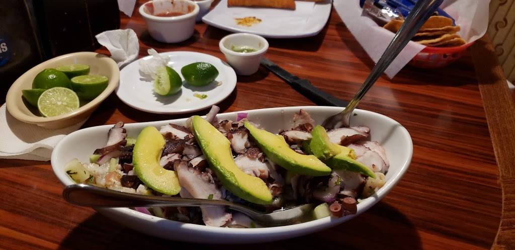 Mariscos Las Islitas | restaurant | 1601 Panama Ln #109, Bakersfield, CA 93307, USA | 6614127177 OR +1 661-412-7177