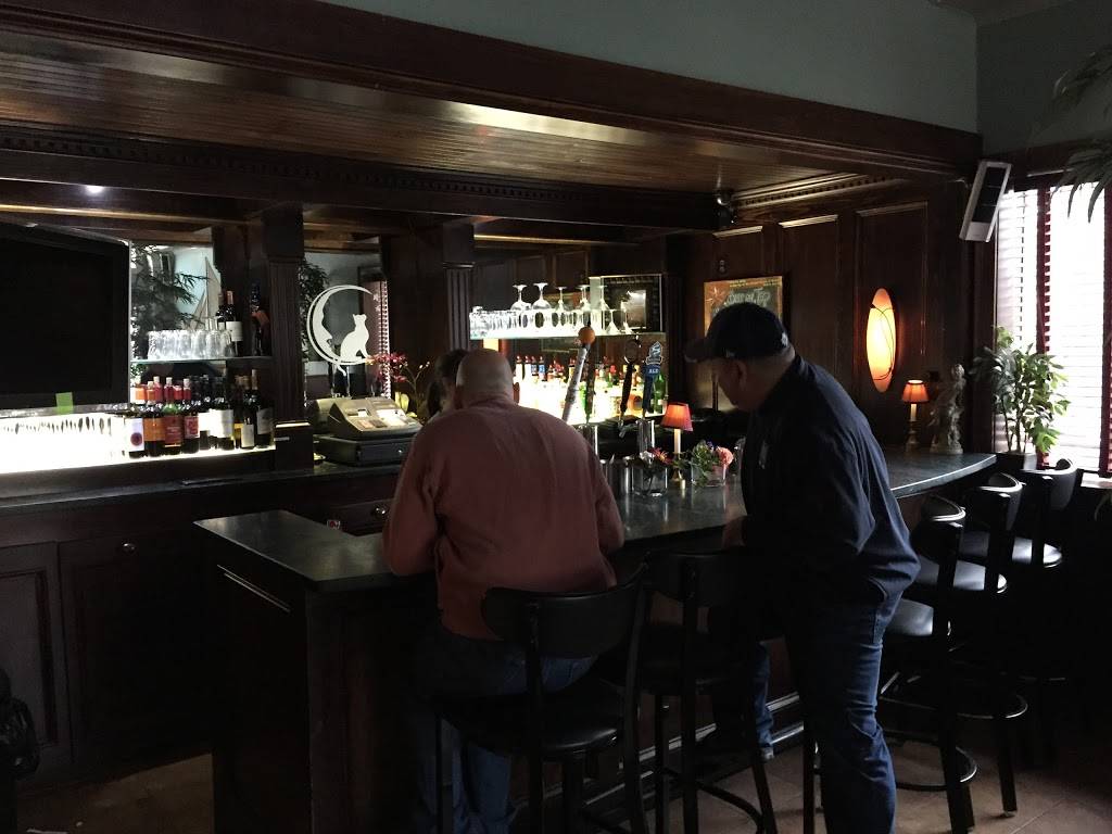 Blue Cat Bistro | restaurant | 575 Main St, Castleton, VT 05735, USA | 8024682791 OR +1 802-468-2791