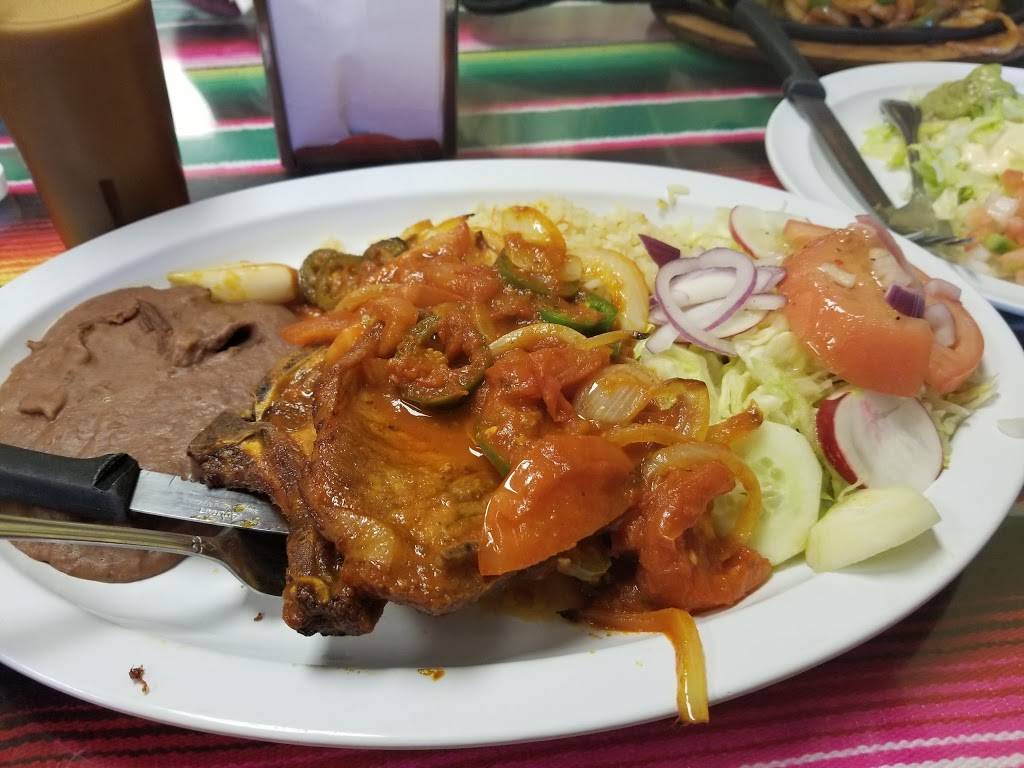 El Nopal | restaurant | 961 Nassau Rd, Uniondale, NY 11553, USA | 5163078814 OR +1 516-307-8814