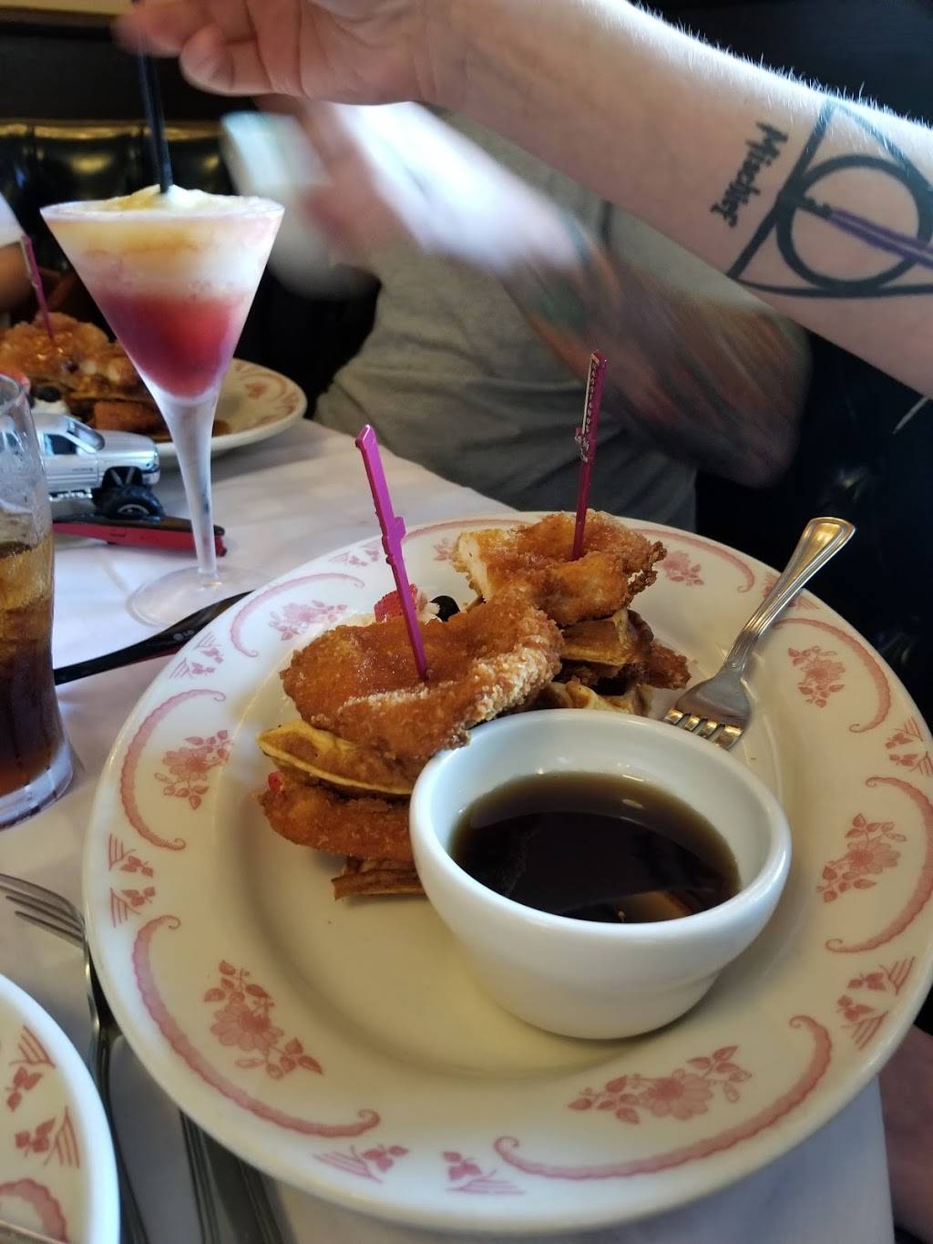 Maggianos Little Italy | restaurant | 4400 Ashford Dunwoody Rd, Dunwoody, GA 30346, USA | 7708043313 OR +1 770-804-3313