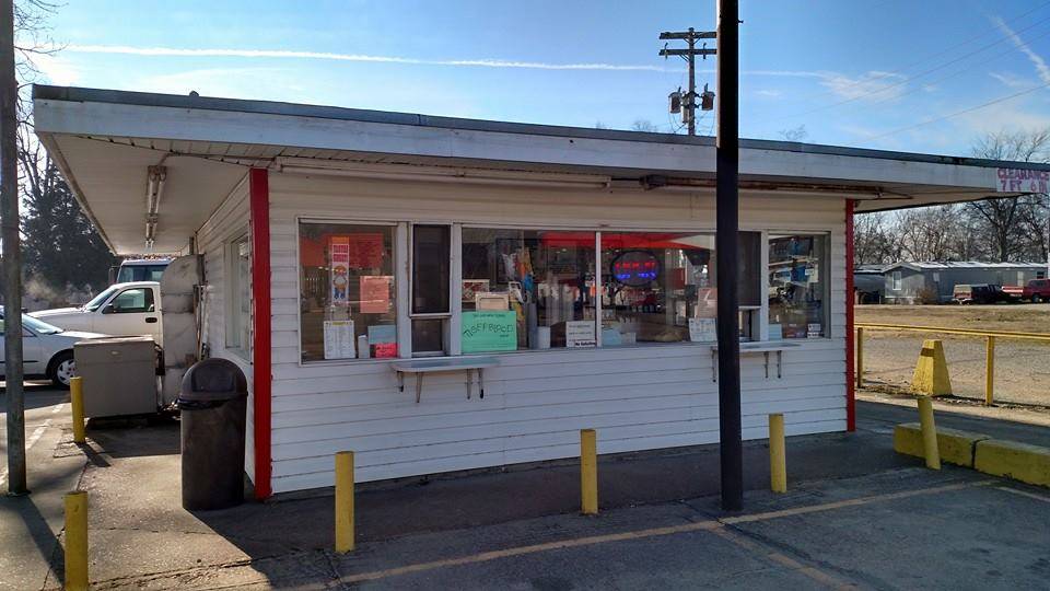 Walkers Dairy Freeze | restaurant | 101 US Hwy 63 W, Marked Tree, AR 72365, USA | 8703582508 OR +1 870-358-2508
