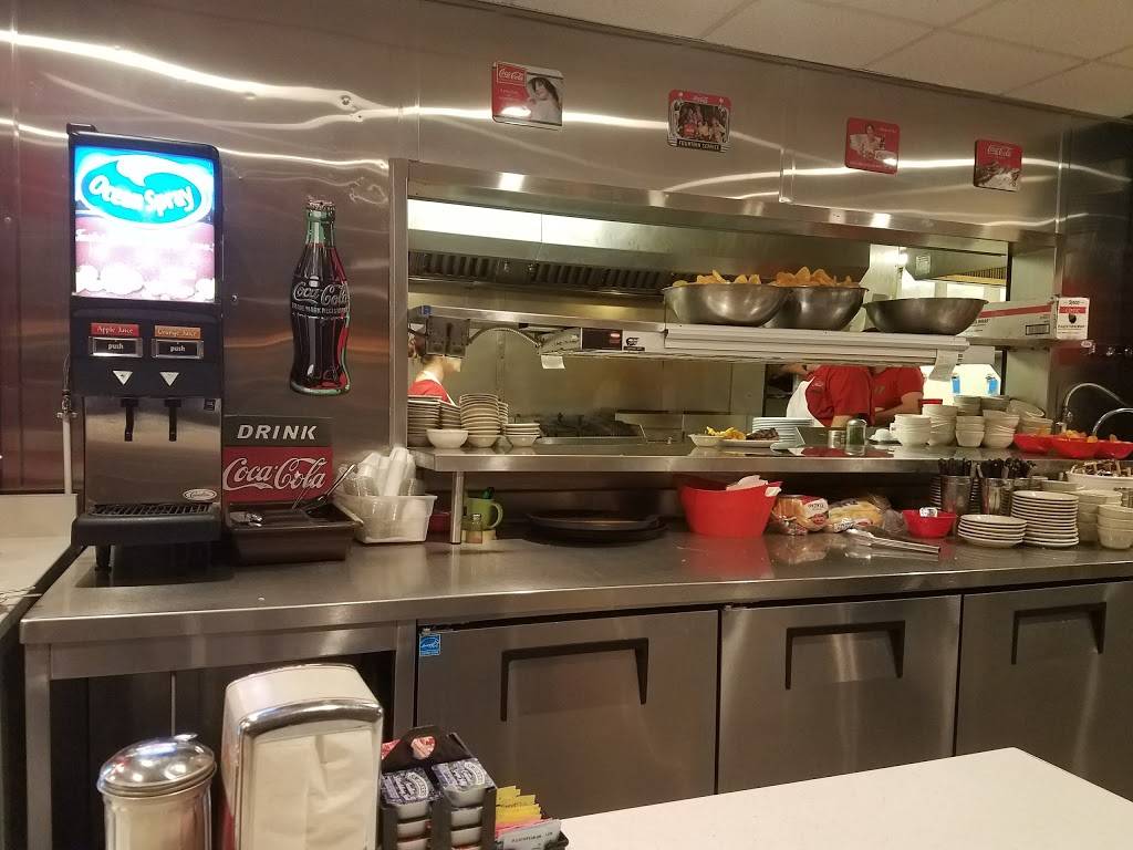 Shortys Place | restaurant | 1280 Coffeen St, Watertown, NY 13601, USA | 3157827878 OR +1 315-782-7878