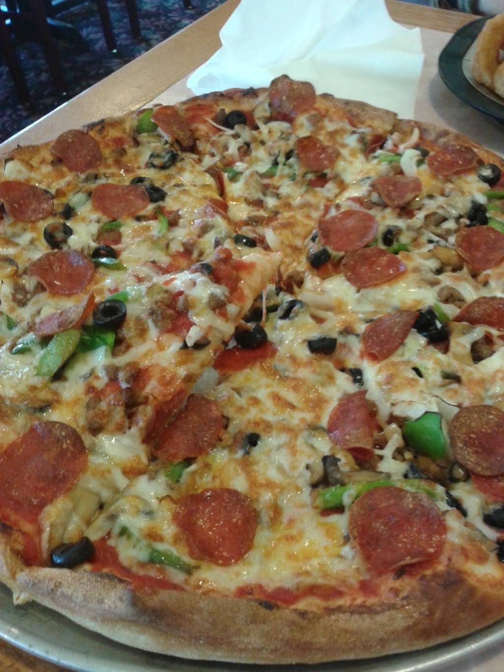 Gus House of Pizza | restaurant | 101 Hampton St, Kershaw, SC 29067, USA | 8034759937 OR +1 803-475-9937