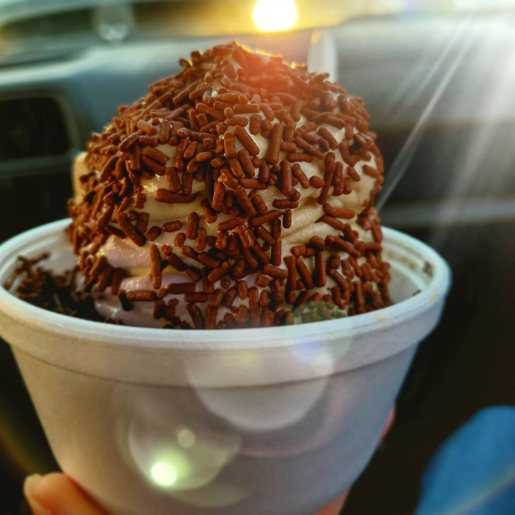 Dairy Delite | restaurant | 6 School St, Berwick, ME 03901, USA | 2076984700 OR +1 207-698-4700